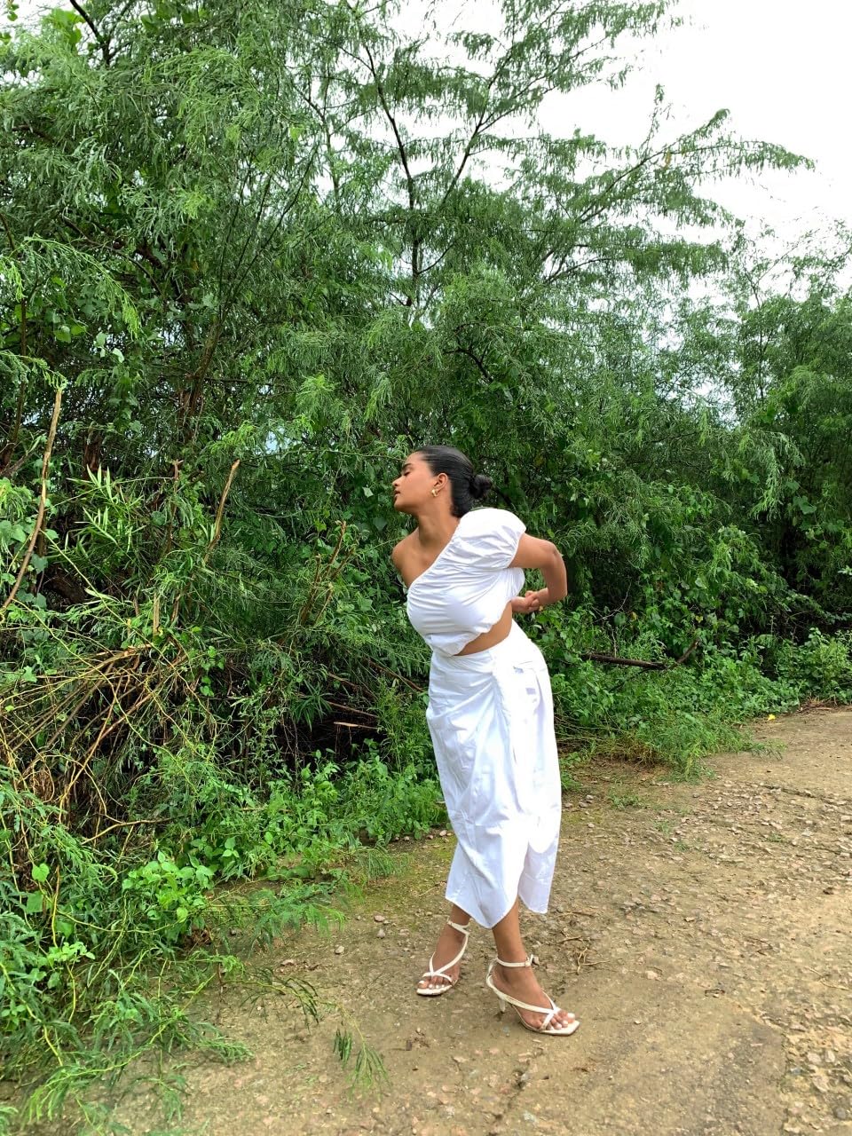 MARCEL & MAE │ One-Shoulder Balloon Sleeve Crop Top │ Puffy Blouse with Ruffle Hem │ Stylish & Flowy for Day-to-Night Looks (US, Alpha, X-Small, Regular, Regular, Black)